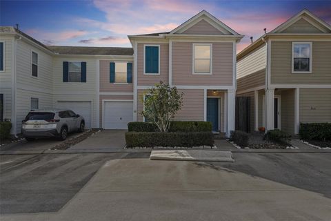 Photo of 2618 Woodridge Manor Drive, Houston, TX 77087 (MLS # 42601041)