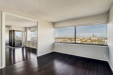 Photo of 5000 Montrose Boulevard #18A, Houston, TX 77006 (MLS # 74783592)