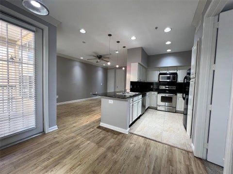 Photo of 7575 Kirby Drive #3101, Houston, TX 77030 (MLS # 68457439)