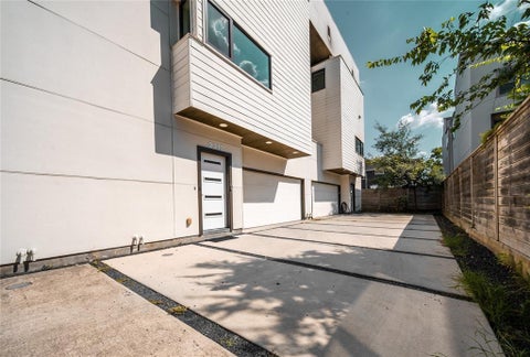 Photo of 2212 Francis Street, Houston, TX 77004 (MLS # 69528747)
