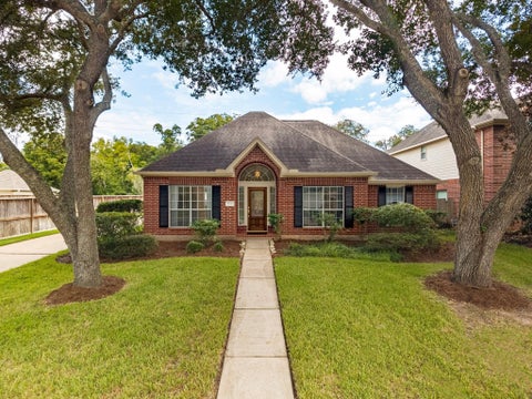 Photo of 1938 Canyon Crest Drive, Sugar Land, TX 77479 (MLS # 37024973)