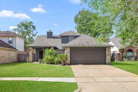 Photo of 2010 Courtshire Lane, Sugar Land, TX 77478 (MLS # 28055860)