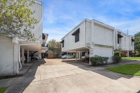 Photo of 1645 W Main Street #5, Houston, TX 77006 (MLS # 33998893)