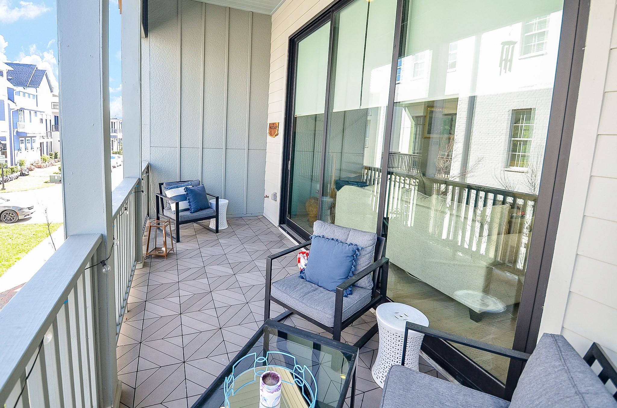 Houston, Texas 77080, United States, 3 Bedrooms Bedrooms, ,4 BathroomsBathrooms,Residential,Pending,213046