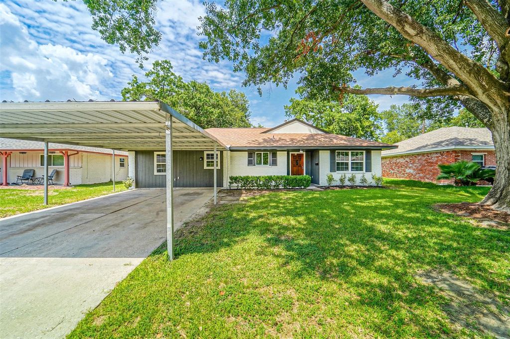 Photo of 2605 Leslie Street, Pasadena, TX 77502 (MLS # 15014390)