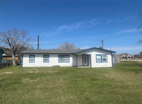Photo of 2302 35th Ave N AVE, Texas City, TX 77590 (MLS # 23985243)