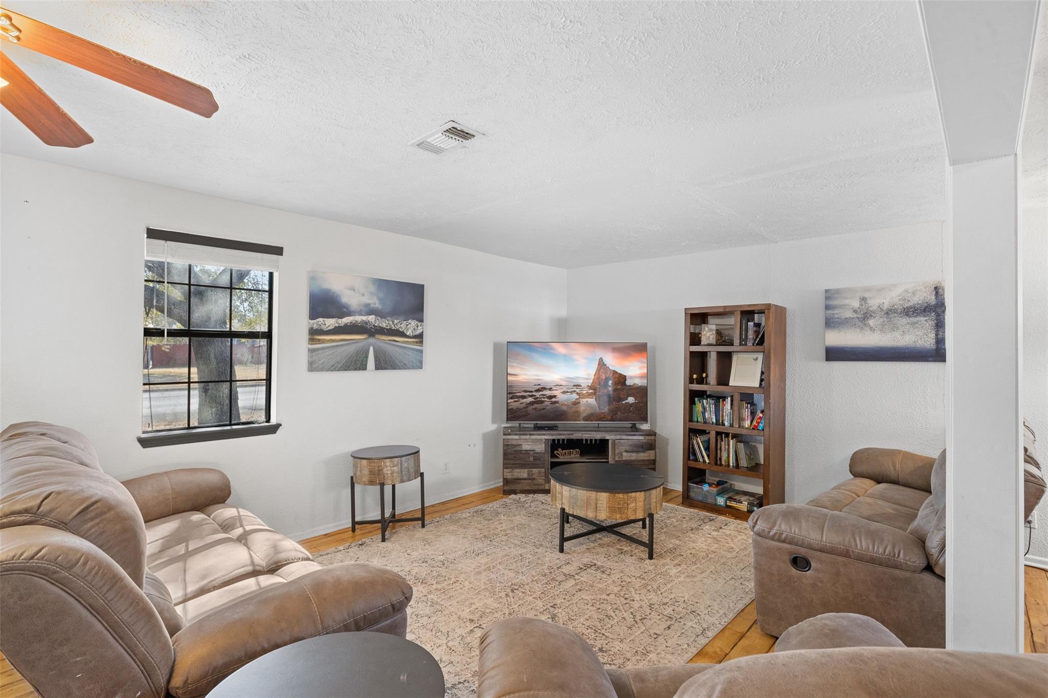 1479 E Hempstead Street