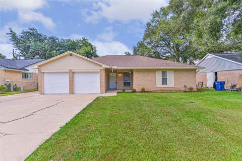 Photo of 117 Dallas Street, Angleton, TX 77515 (MLS # 57179396)