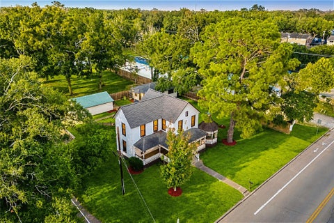 Photo of 816 W Adoue Street, Alvin, TX 77511 (MLS # 73594396)
