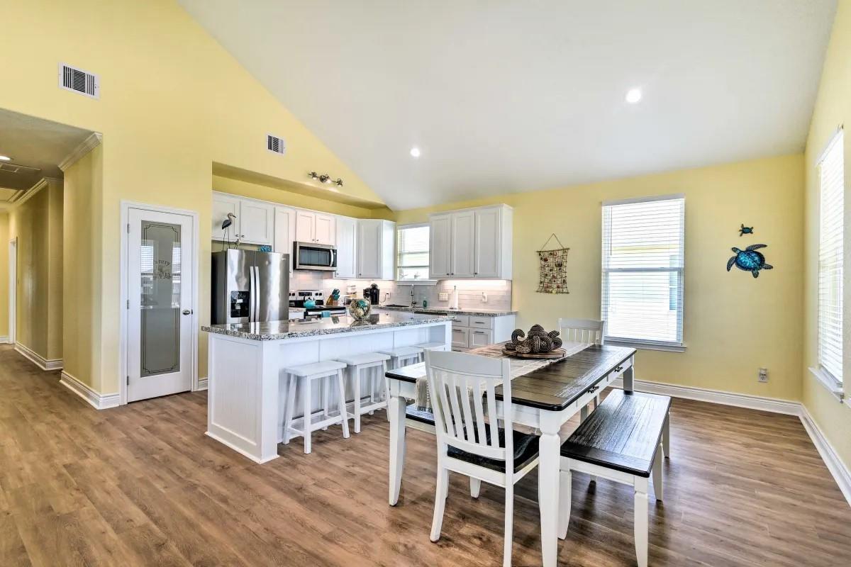 4022 Fort Bend Drive