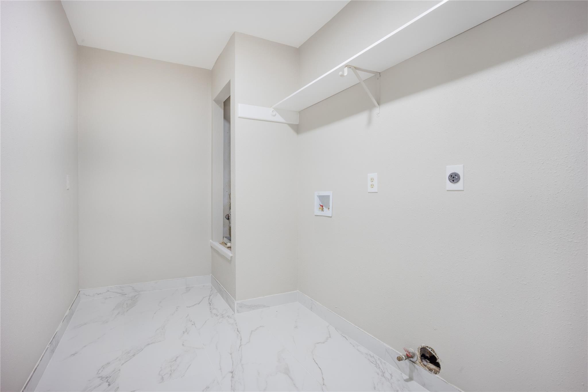 2201 Bennigan Street