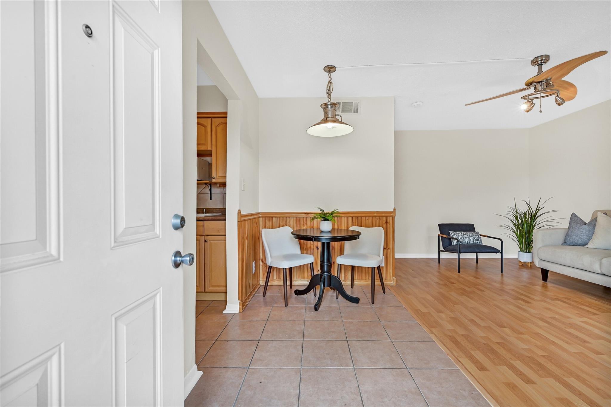 107 E Willowick Avenue 17