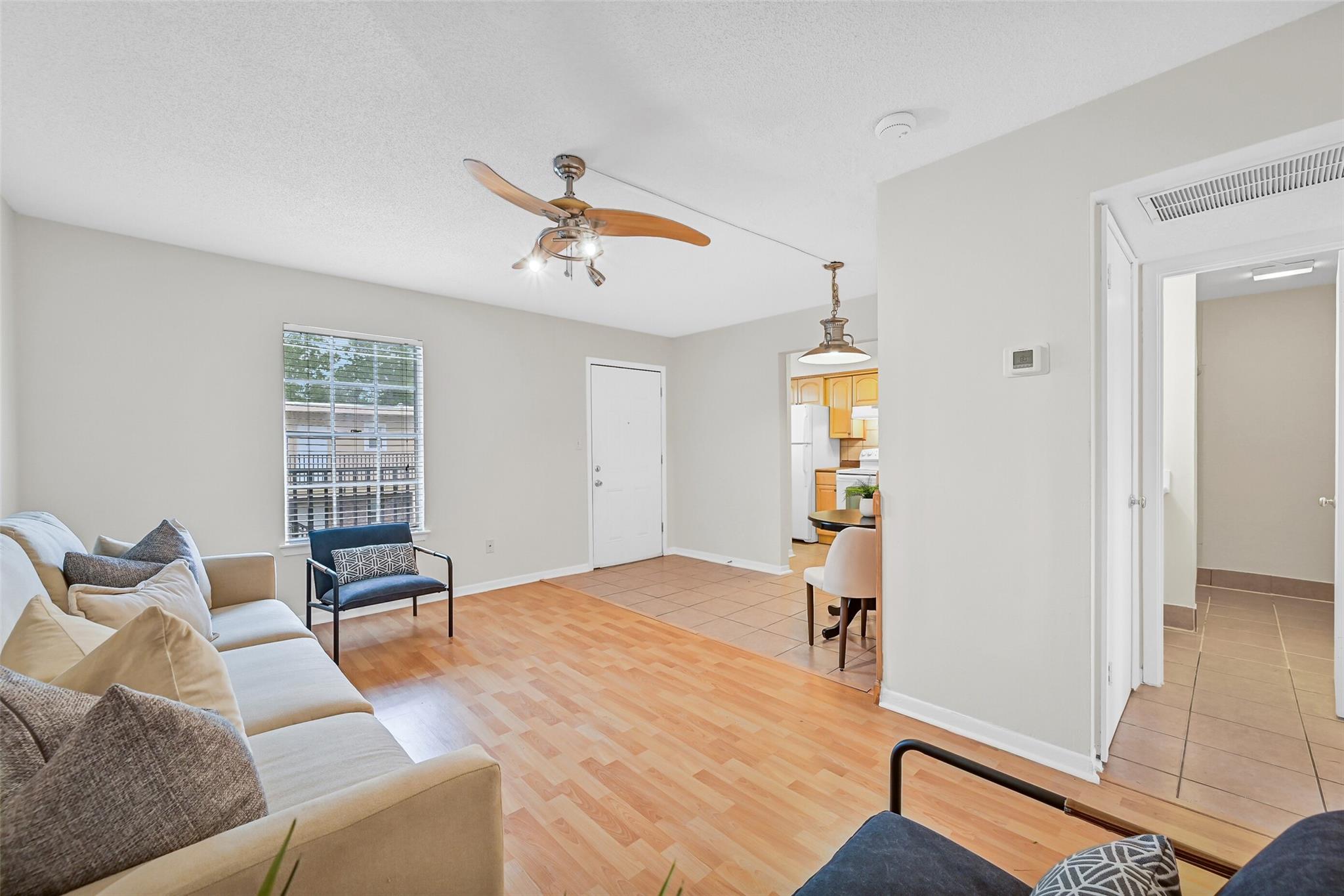 107 E Willowick Avenue 17