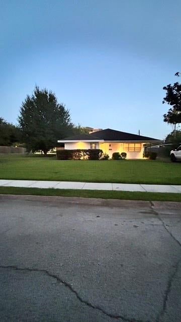 Photo of 6027 Woodbrook Lane Ln, Houston, TX 77008 (MLS # 21591437)