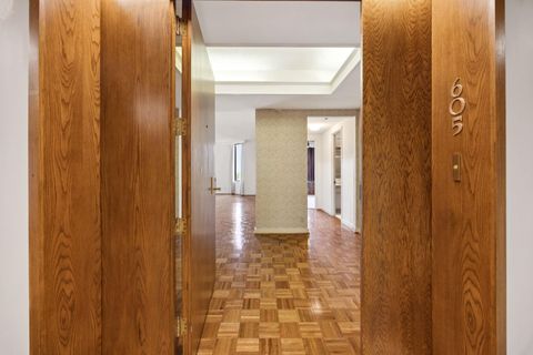 Photo of 5555 Del Monte Drive #605, Houston, TX 77056 (MLS # 79744229)