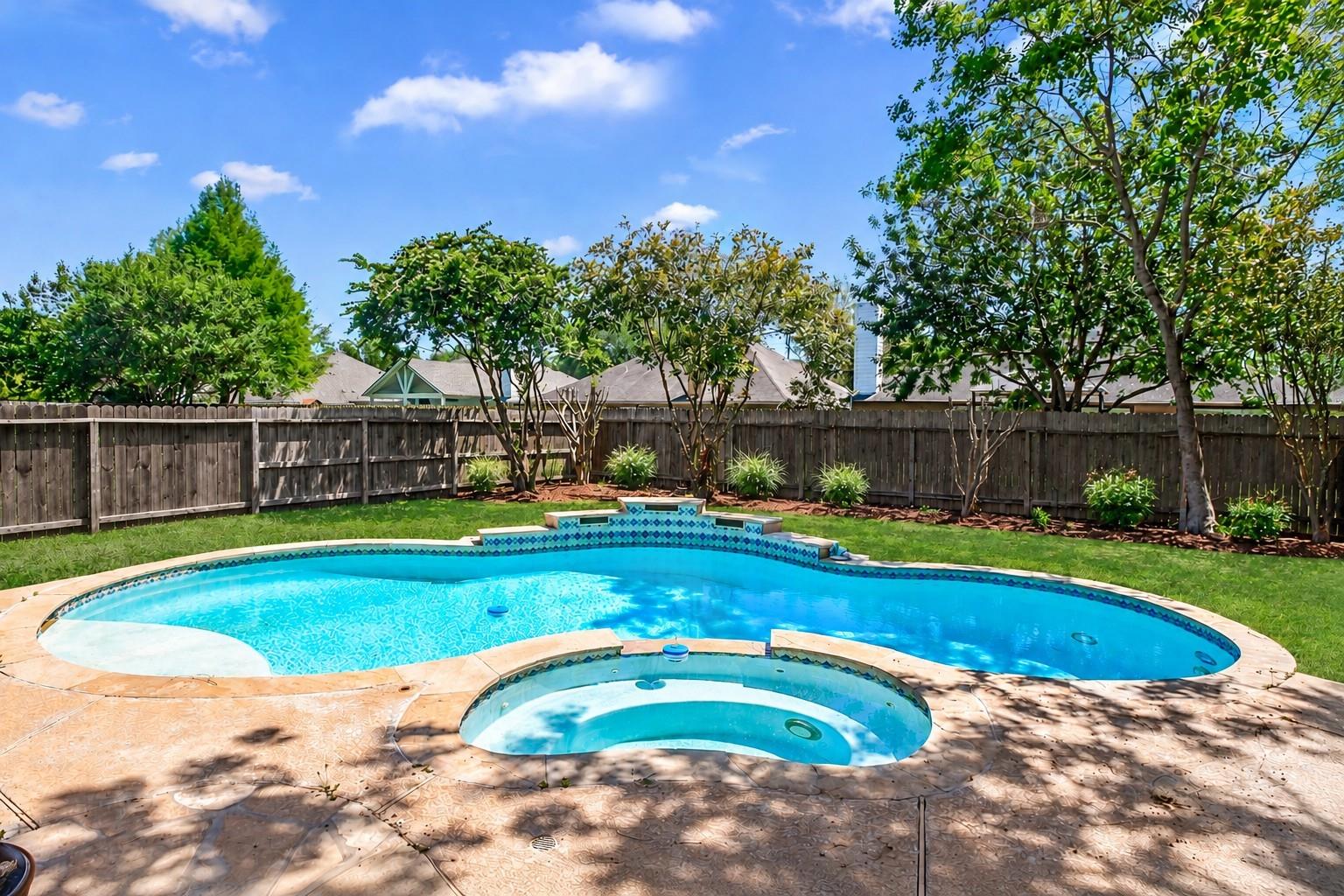 827 N Wellsford Drive
