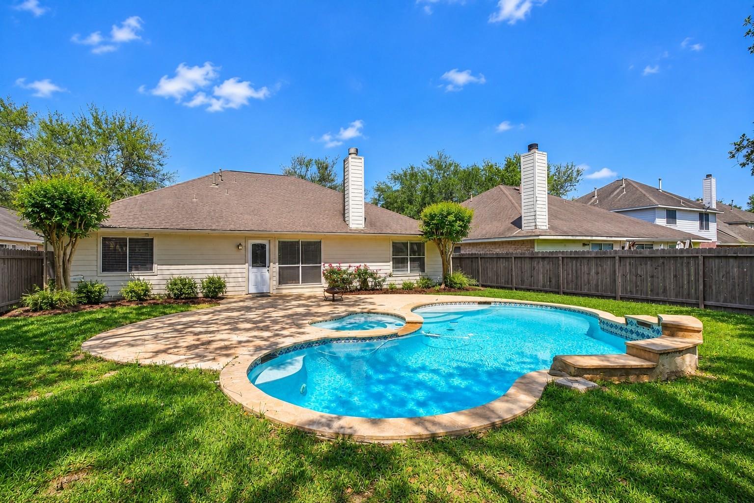 827 N Wellsford Drive