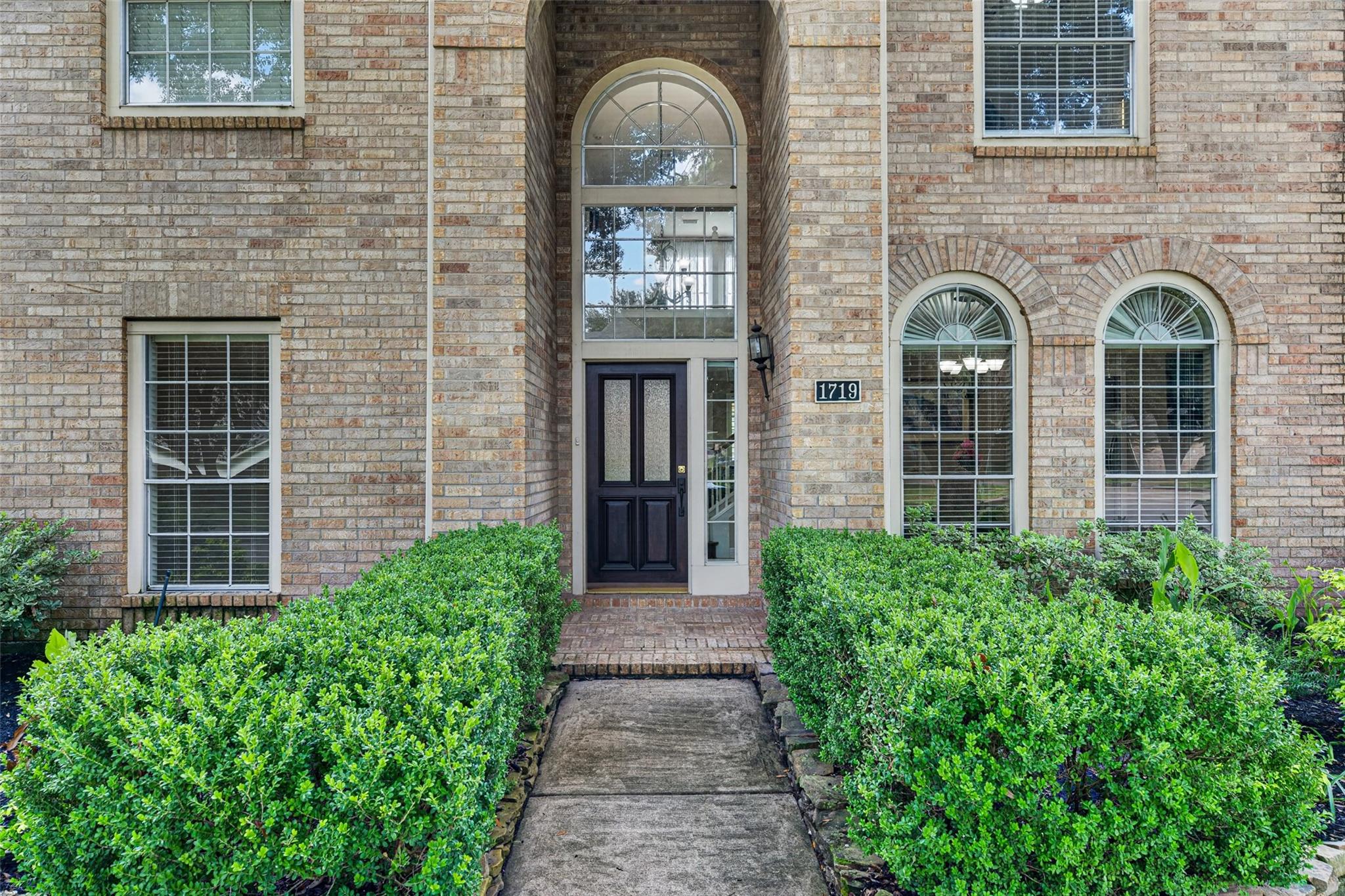 1719 Cantigny Lane