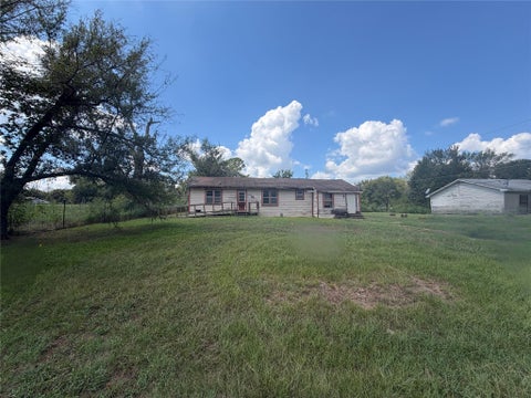 Homes For Sale - 801 Clark Street<br/> Fairfield, TX 75840