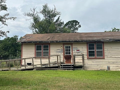 Photo of 801 Clark Street, Fairfield, TX 75840 (MLS # 69649066)