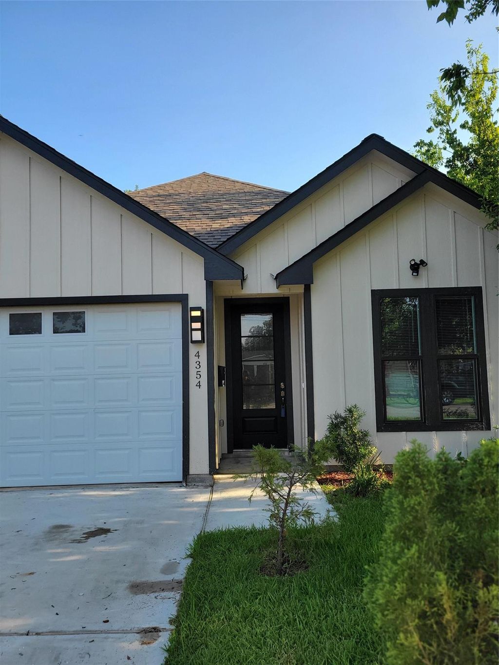 Photo of 4354 Phlox Street St, Houston, TX 77051 (MLS # 83367462)