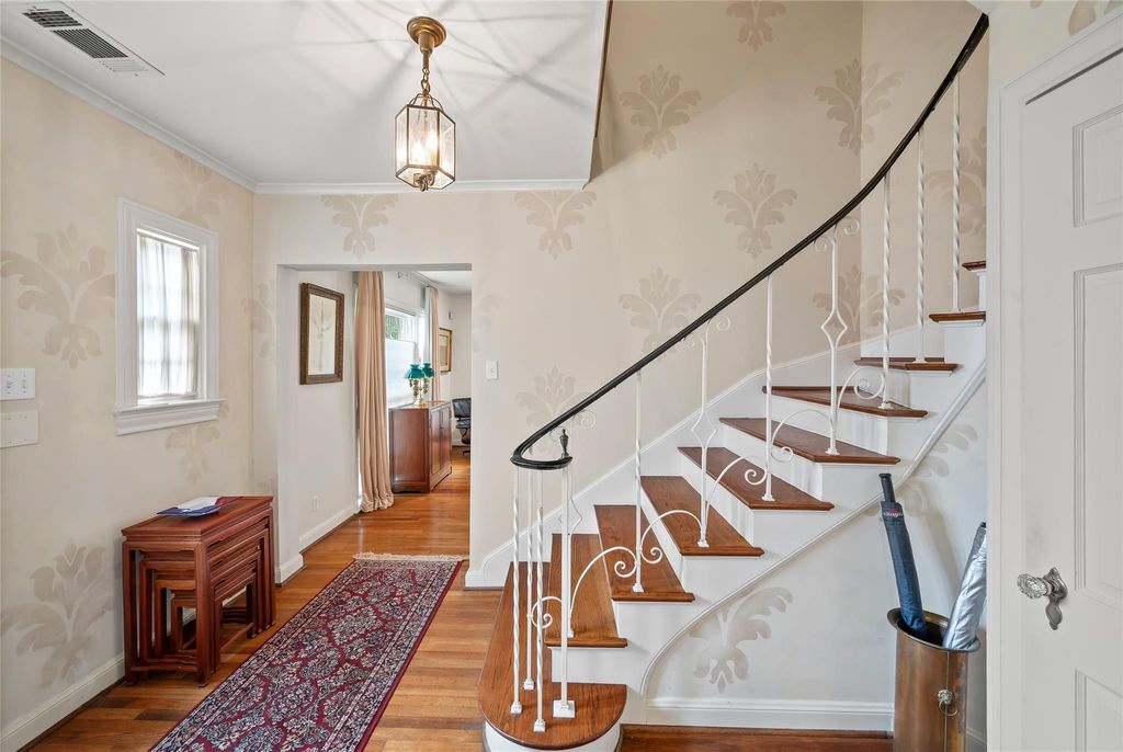 Photo of 2229 Maroneal Street, Houston, TX 77030 (MLS # 24004547)