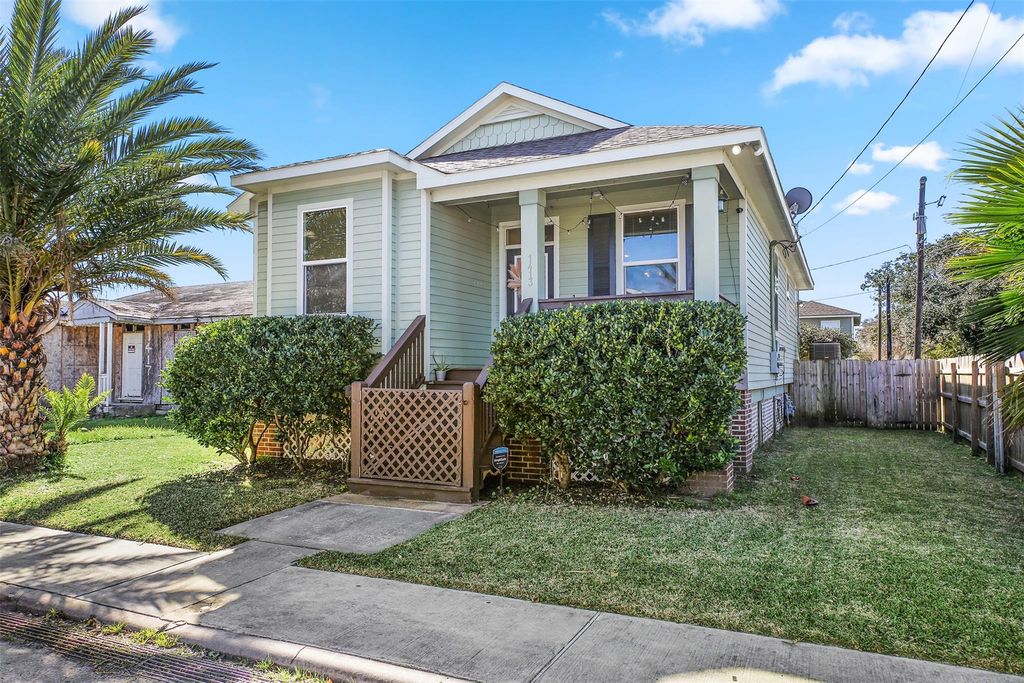 Photo of 1413 Kirwin Street, Galveston, TX 77551 (MLS # 90927456)