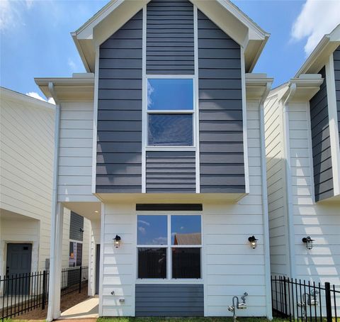 Photo of 1542 W Tidwell Road, Houston, TX 77091 (MLS # 95401878)