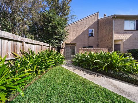 Photo of 2056 Augusta Drive #2/15, Houston, TX 77057 (MLS # 72780147)
