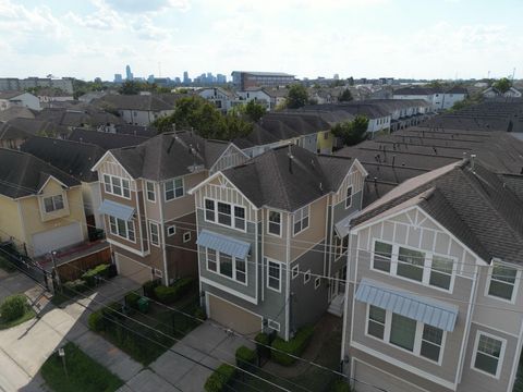 Photo of 2511 Sherwin Street, Houston, TX 77007 (MLS # 54162846) Photo of 2511 Sherwin Street, Houston, TX 77007 (MLS # 54162846)