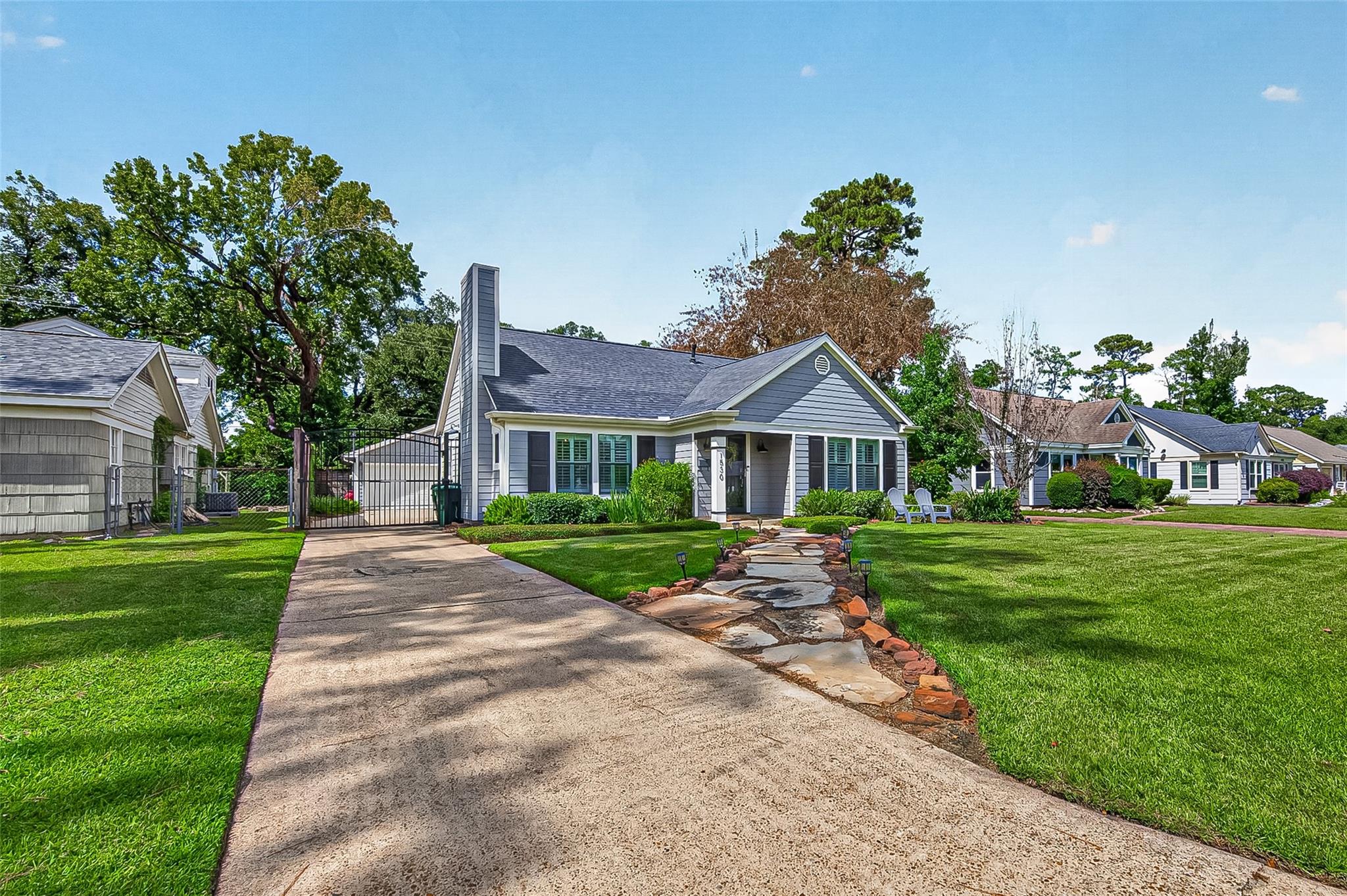 1530 Sue Barnett Drive
