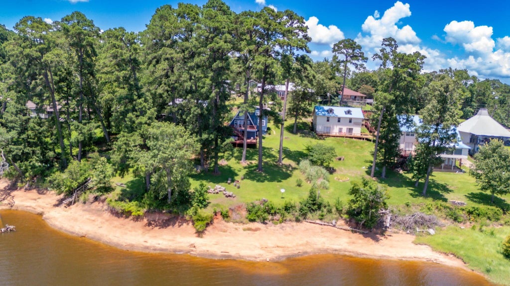 Photo of 169 N County Road 4945, Etoile, TX 75944 (MLS # 10692653)