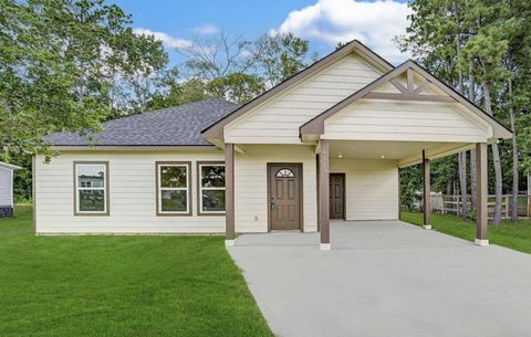 Photo of 16529 Kingsbury Drive, Conroe, TX 77303 (MLS # 81822518)
