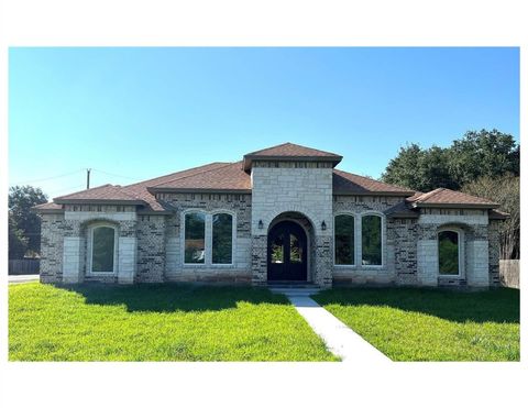 Photo of 2832 Golden Avenue Avenue, Bay City, TX 77414 (MLS # 96555465)