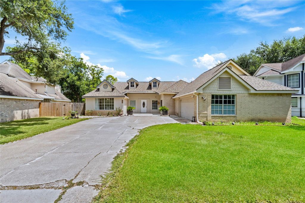 Photo of 6331 Modesto Drive, Houston, TX 77083 (MLS # 88764048)