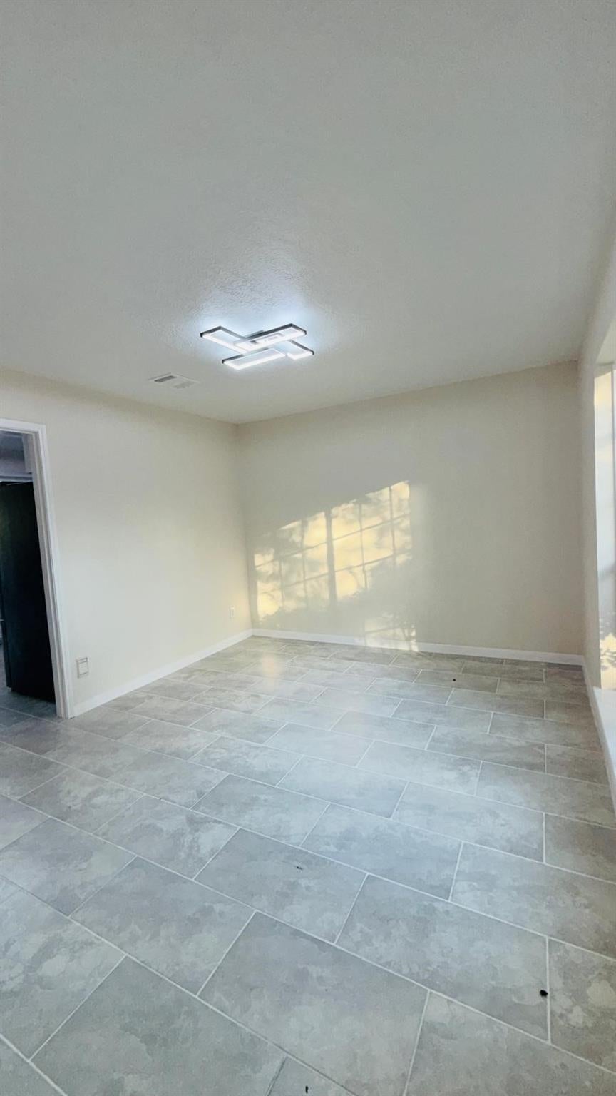 25514 Lynbriar Lane