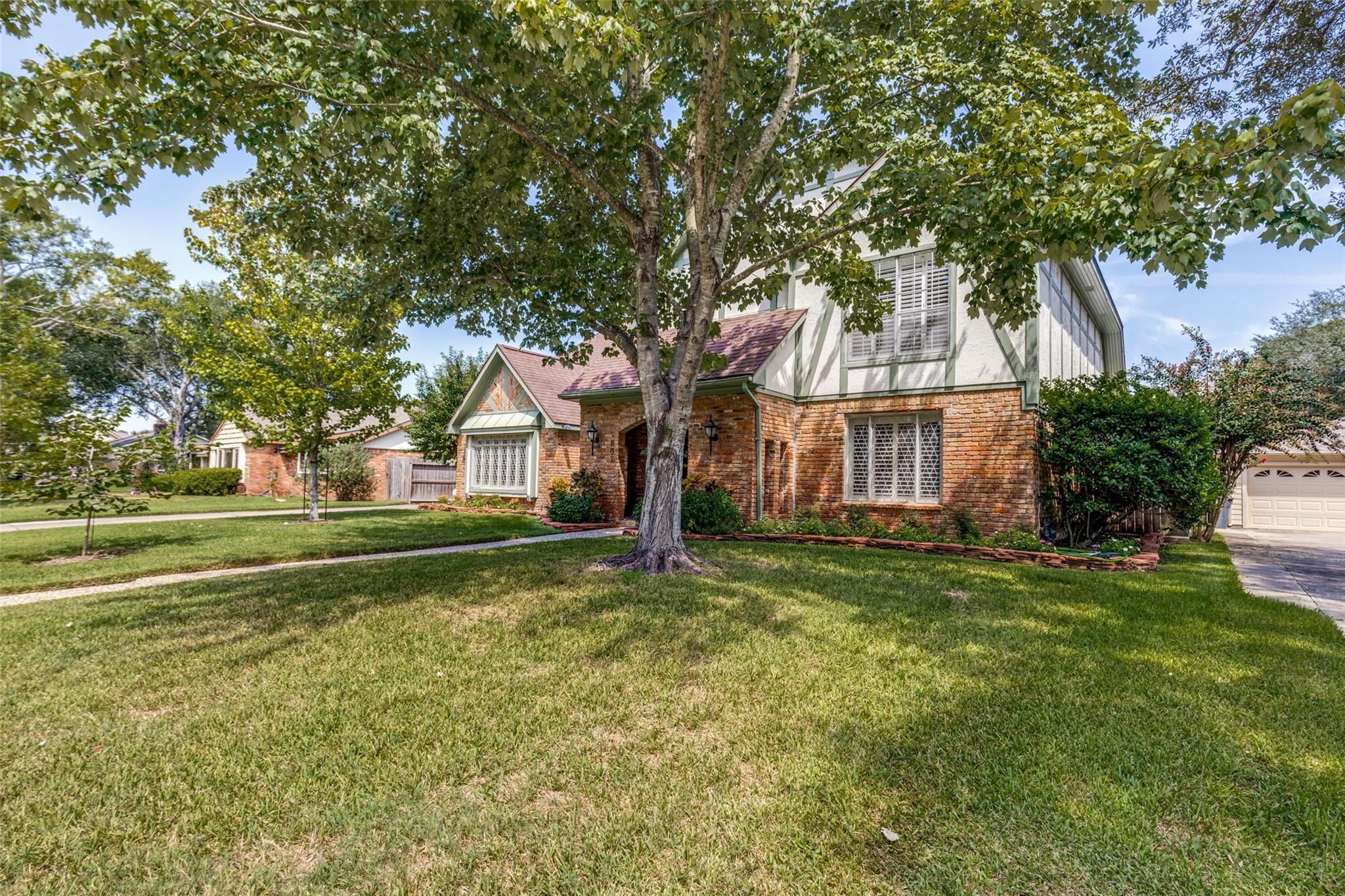 807 Longview Drive