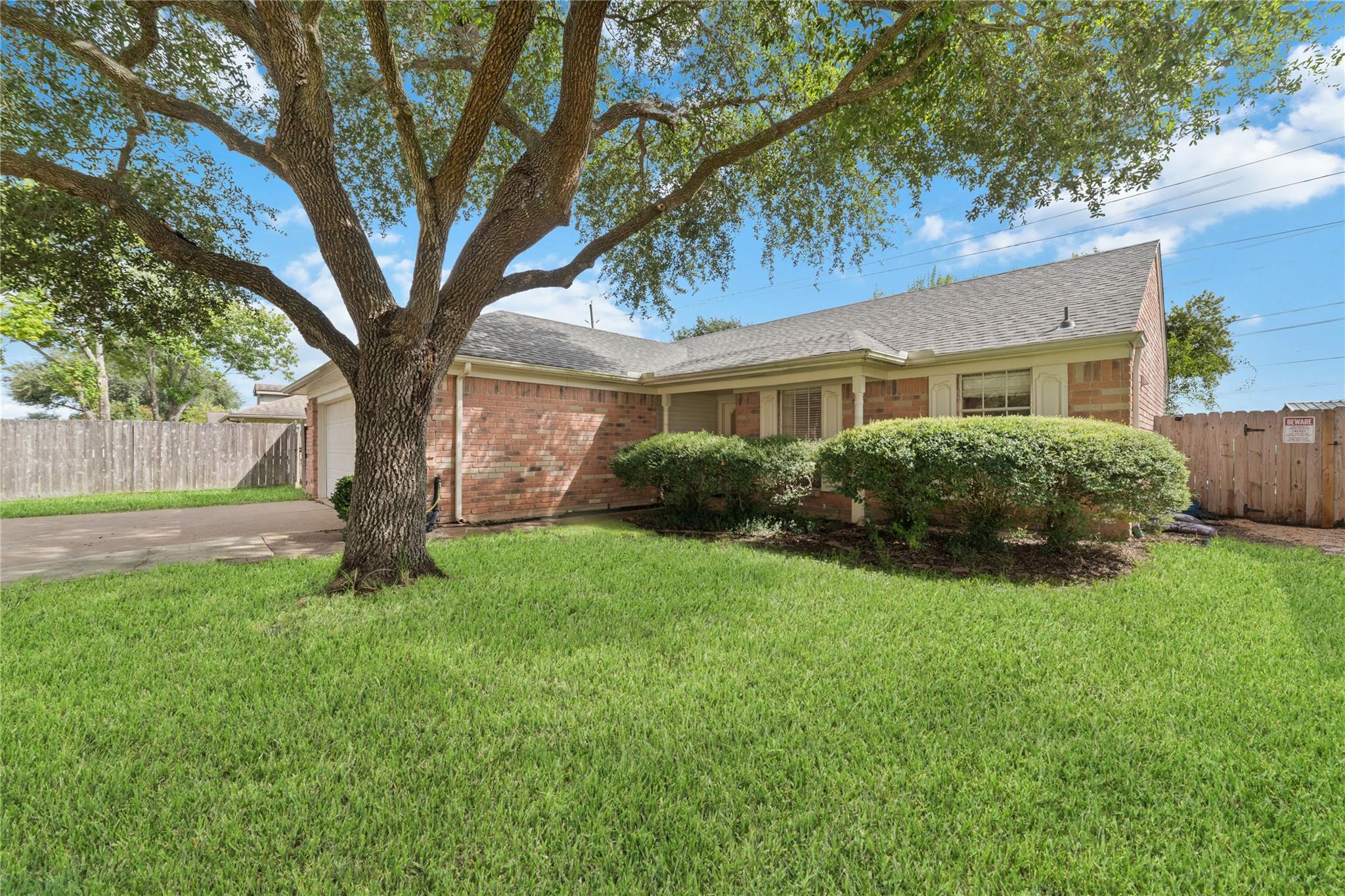 3131 E Heatherock Circle