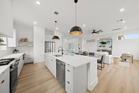 Tiny photo for 331 N Nagle Street, Houston, TX 77003 (MLS # 79386793)