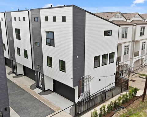 Tiny photo for 331 N Nagle Street, Houston, TX 77003 (MLS # 79386793)