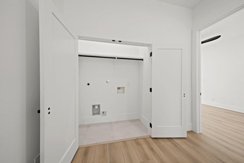 Tiny photo for 331 N Nagle Street, Houston, TX 77003 (MLS # 79386793)