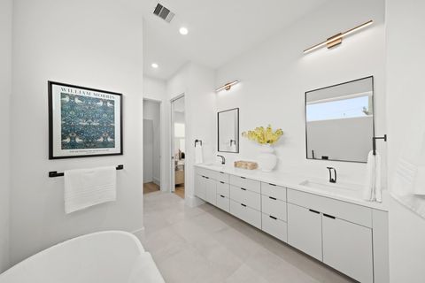 Tiny photo for 331 N Nagle Street, Houston, TX 77003 (MLS # 79386793)