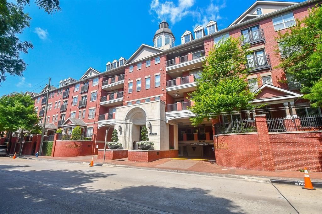 Photo of 2400 Mccue Road #444, Houston, TX 77056 (MLS # 38083386)