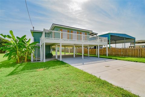 Photo of 1032 N Selwyn Rd, Crystal Beach, TX 77650 (MLS # 43257376)