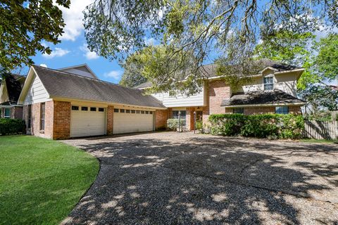 Photo of 3606 E Creek Club Drive, Missouri City, TX 77459 (MLS # 43064567)