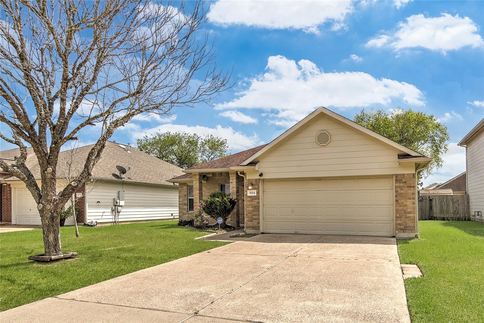 5334 Cinnamon Lake Drive Drive