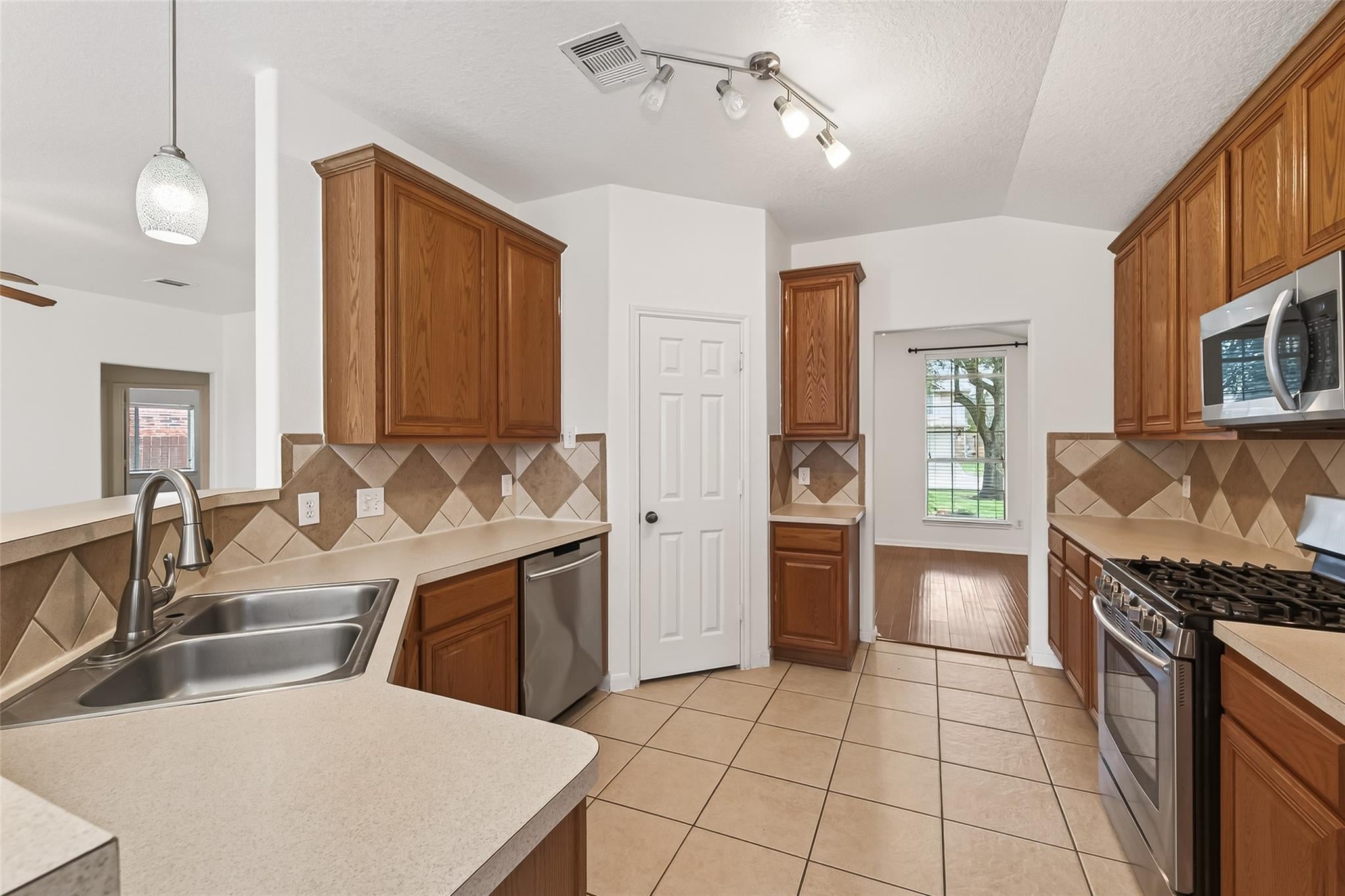 2638 Marquette Trail