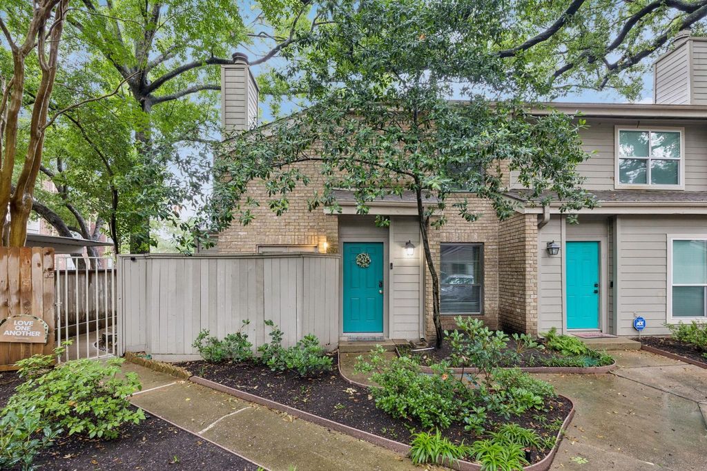 Photo of 2601 Augusta Drive #14, Houston, TX 77057 (MLS # 67437039)