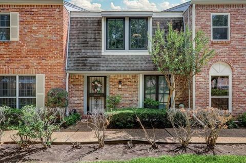 Photo of 6307 Del Monte Drive #111, Houston, TX 77057 (MLS # 486918)