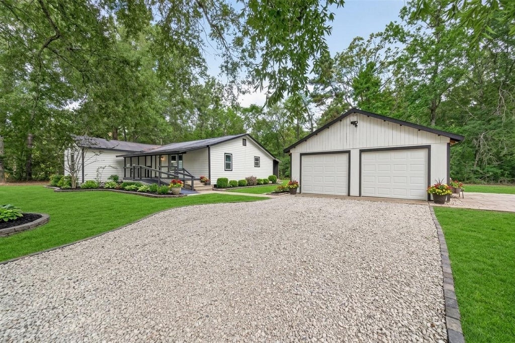 Photo of 17073 Oak Grove Ln LN, New Caney, TX 77357 (MLS # 48069670)